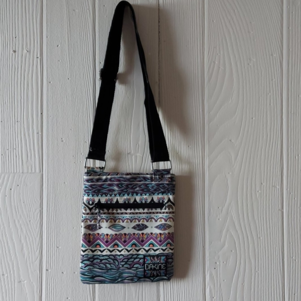 Dakine crossbody bag